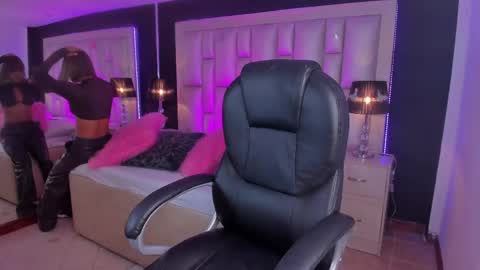 Luisa  online show from April 2026 03:13:01 PM