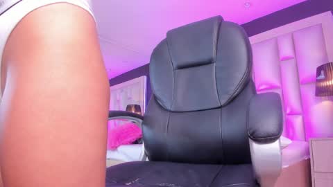 Luisa  online show from April 2026 05:30:01 PM