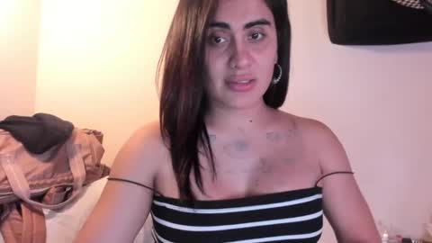 Snapshot of luisamonsterdick chatting on December 2024 02:35:01 AM Luisa Monsters online show from December 2024 02:35:01 AM