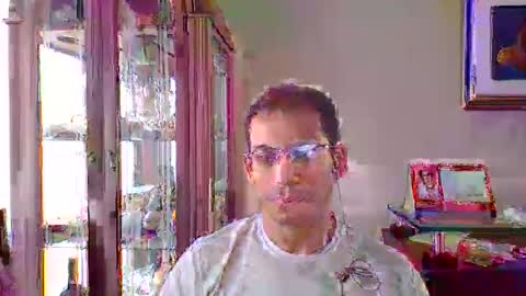 Luis online show from March 2026 03:37:02 PM