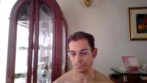Luis online show from March 2026 08:03:01 PM