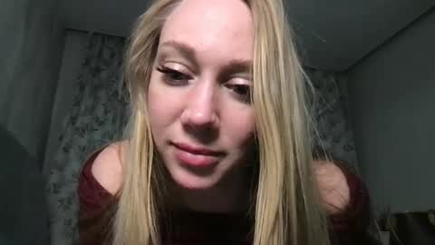 luiva13 online show from February 2025 08:20:02 PM