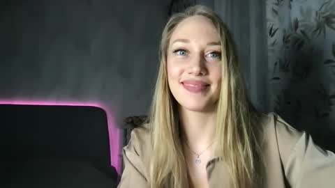 luiva13 online show from March 2025 08:16:01 PM