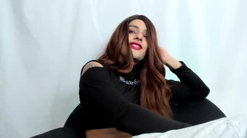 Luka Castillo online show from November 2025 02:39:01 PM