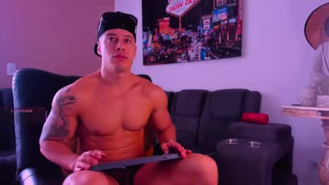 Snapshot of lukas_green1 chatting on February 2025 08:22:01 PM Lukas Green online show from February 2025 08:22:01 PM