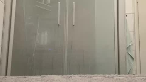 lukasschoetz online show from September 2025 04:32:01 PM