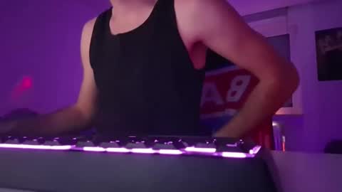 lukasschoetz online show from January 2026 04:23:01 PM