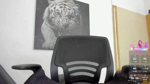 Snapshot of luke__09 chatting on September 2025 11:24:02 AM LUKE online show from September 2025 11:24:02 AM