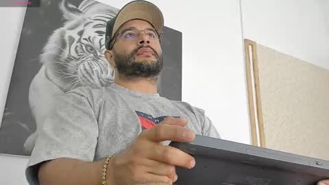 Snapshot of luke__09 chatting on September 2025 11:59:02 AM LUKE online show from September 2025 11:59:02 AM