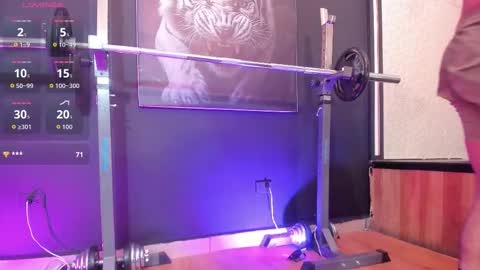 Snapshot of luke__09 chatting on October 2025 03:08:01 PM LUKE online show from October 2025 03:08:01 PM