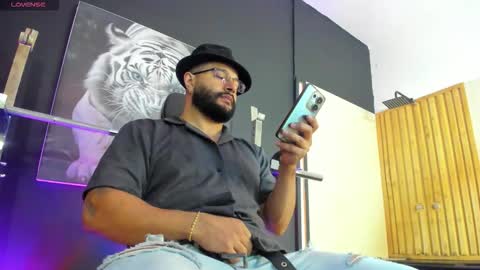 Snapshot of luke__09 chatting on October 2025 11:36:02 AM LUKE online show from October 2025 11:36:02 AM