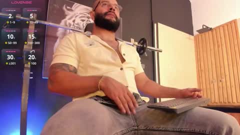 Snapshot of luke__09 chatting on October 2025 11:34:02 AM LUKE online show from October 2025 11:34:02 AM