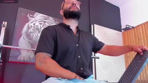 Snapshot of luke__09 chatting on November 2025 11:12:02 AM LUKE online show from November 2025 11:12:02 AM