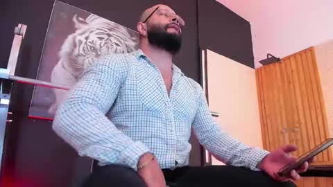 Snapshot of luke__09 chatting on November 2025 11:33:01 AM LUKE online show from November 2025 11:33:01 AM