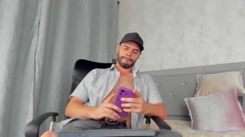 luke diaz7 online show from March 2025 07:45:01 AM