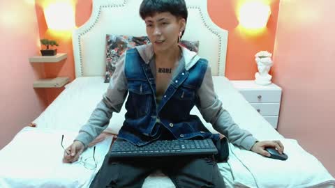 Snapshot of luke_morgans chatting on January 2025 08:04:01 PM LUKE MORGANS online show from January 2025 08:04:01 PM