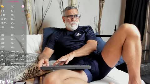 Luke Crews online show from April 2026 07:59:01 PM