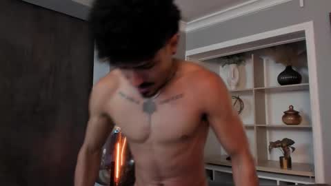 Snapshot of lukeetaylor_ chatting on October 2025 12:23:02 PM Luke Taylor online show from October 2025 12:23:02 PM