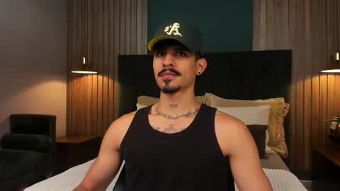 Snapshot of lukeetaylor_ chatting on November 2025 10:47:01 AM Luke Taylor online show from November 2025 10:47:01 AM