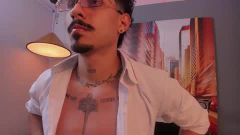 Snapshot of lukeetaylor_ chatting on December 2025 10:42:01 AM Luke Taylor online show from December 2025 10:42:01 AM