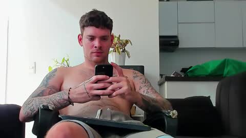 Snapshot of lukeglanton17 chatting on November 2025 08:29:01 PM Luke online show from November 2025 08:29:01 PM