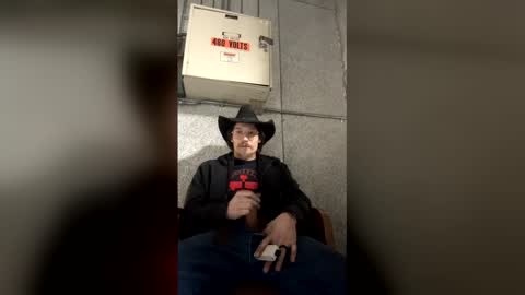 lukekibbe27 online show from February 2026 12:03:01 AM