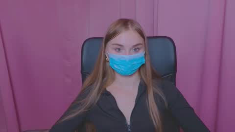 Snapshot of lukeriamoon chatting on October 2025 03:31:02 PM lukeriamoon online show from October 2025 03:31:02 PM