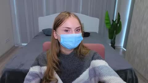 Snapshot of lukeriamoon chatting on October 2025 07:17:01 AM lukeriamoon online show from October 2025 07:17:01 AM