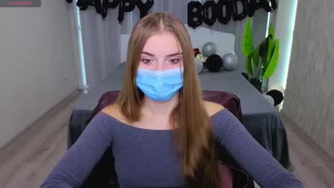 Snapshot of lukeriamoon chatting on October 2025 05:41:02 AM lukeriamoon online show from October 2025 05:41:02 AM