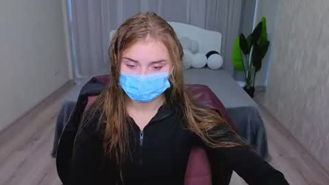 Snapshot of lukeriamoon chatting on November 2025 06:02:02 AM lukeriamoon online show from November 2025 06:02:02 AM