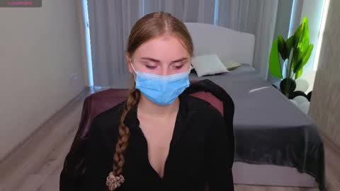 Snapshot of lukeriamoon chatting on November 2025 07:18:01 AM lukeriamoon online show from November 2025 07:18:01 AM