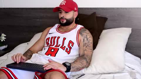 Lukhas f4f online show from October 2025 10:22:01 PM