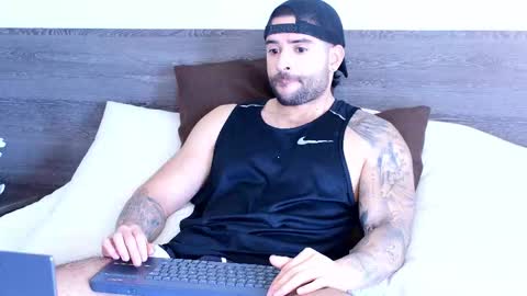 Lukhas f4f online show from December 2025 05:21:02 PM