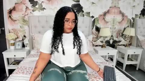 Snapshot of luli_rose_ chatting on October 2025 03:07:02 AM Luli Rose online show from October 2025 03:07:02 AM