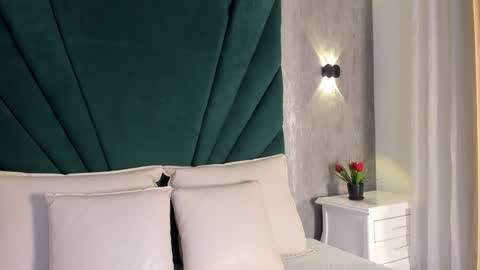 Luli Jones online show from November 2025 11:43:01 AM