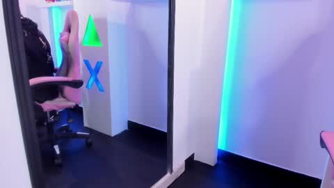 Snapshot of lullaby_charade chatting on October 2025 12:05:02 PM Cookie online show from October 2025 12:05:02 PM