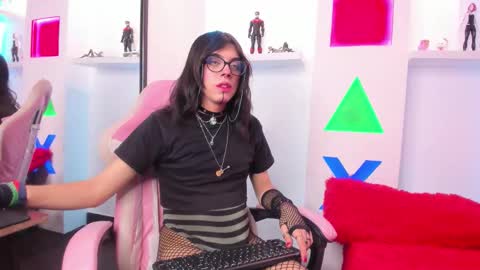 Snapshot of lullaby_charade chatting on November 2025 12:18:02 PM Cookie online show from November 2025 12:18:02 PM