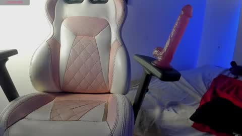 Snapshot of lulu_js_ chatting on October 2025 05:36:02 PM elizabeth online show from October 2025 05:36:02 PM