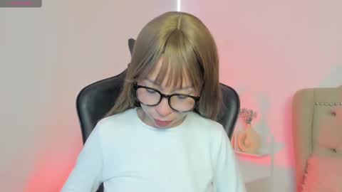 Snapshot of luluuberry chatting on November 2025 01:22:02 PM luluuberry online show from November 2025 01:22:02 PM