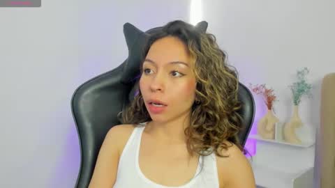 luluuberry online show from December 2025 07:12:02 PM