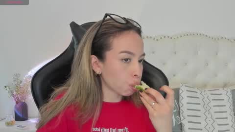 luluuberry online show from March 2026 06:47:02 PM