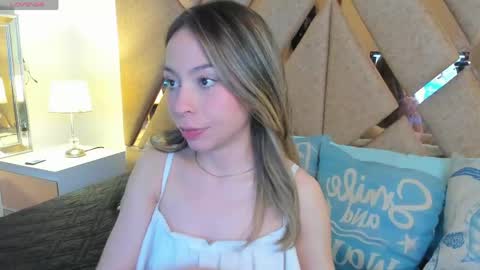 luluuberry online show from June 2026 07:37:02 PM