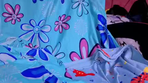 Snapshot of luly_blue chatting on June 2026 04:37:01 AM Luly online show from June 2026 04:37:01 AM