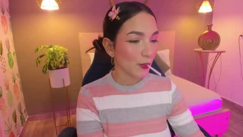 Snapshot of luma_sky chatting on October 2025 03:14:02 AM L U M A online show from October 2025 03:14:02 AM