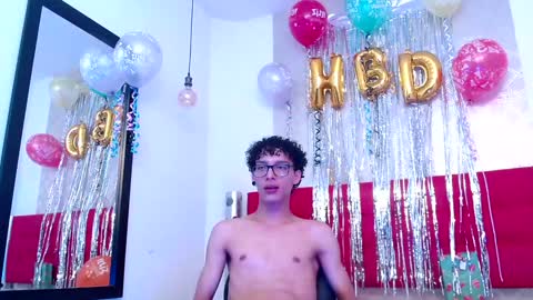 Snapshot of lumberjack_20 chatting on December 2024 06:44:01 AM Vanity ErosX online show from December 2024 06:44:01 AM