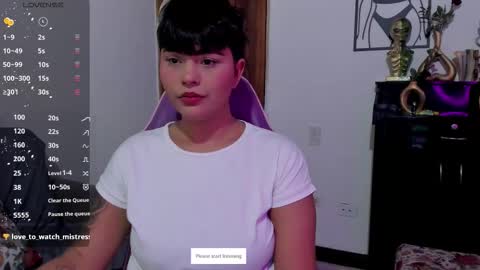 Luna online show from October 2025 10:18:02 PM