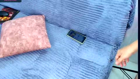 luna__logan online show from October 2025 03:45:01 AM