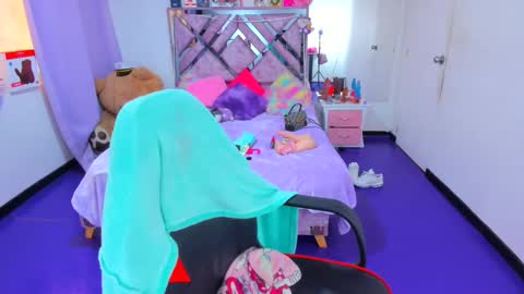 luna_analya online show from May 2026 06:57:01 PM