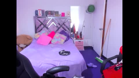 luna_analya online show from June 2026 02:17:02 PM