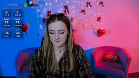 luna_berryy online show from April 2026 02:27:02 AM